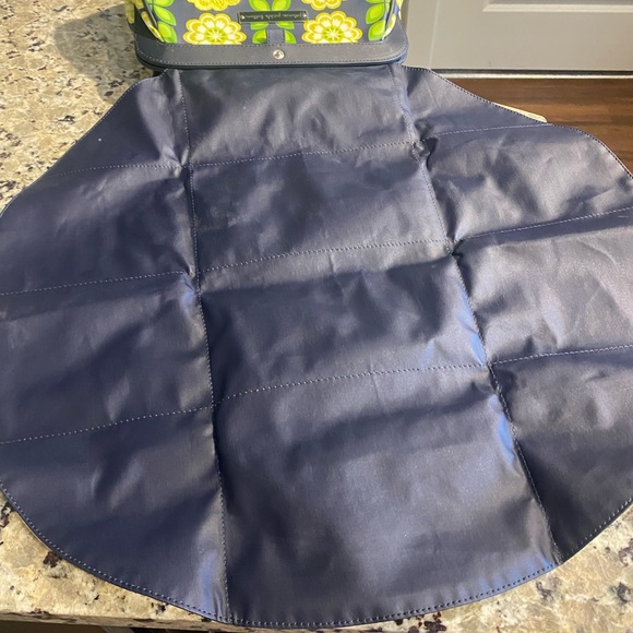 Petunia Pickle Bottom Diaper Pad Purse - Picture 8 of 12